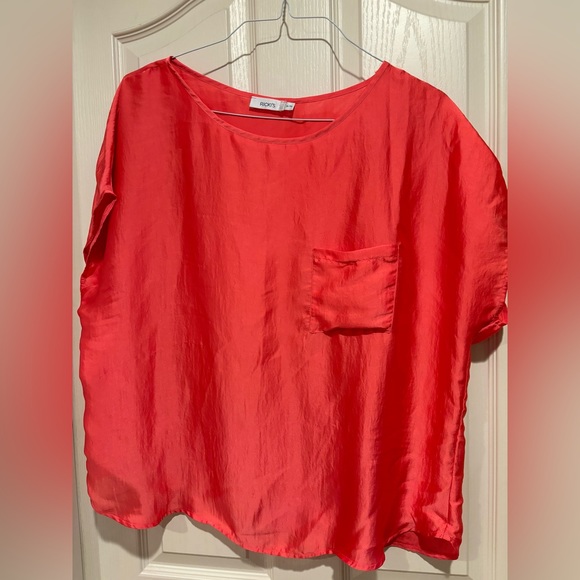 🌸BUY 3 for $15🌸 
Ricki’s salmon colour XL tank. - Picture 1 of 4